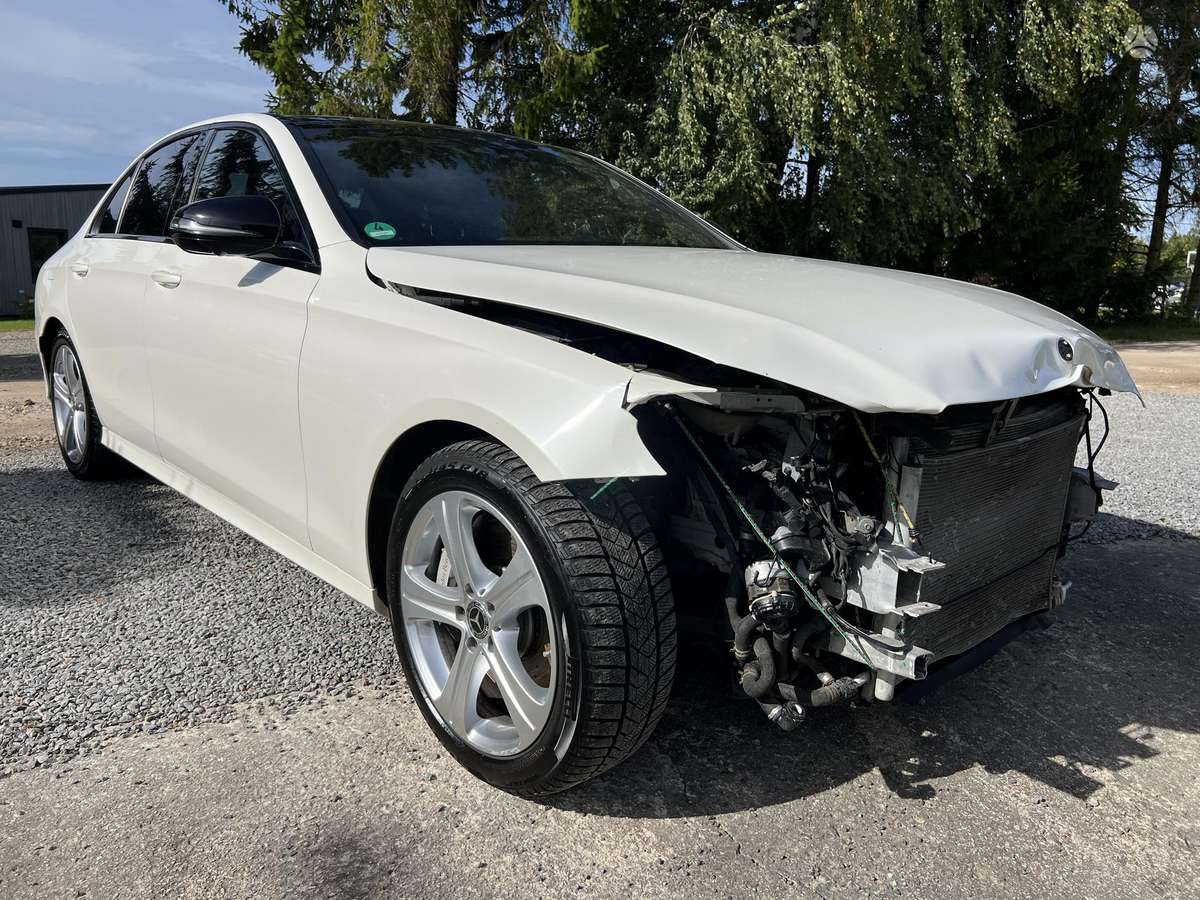 Mercedes-Benz E350 - 6