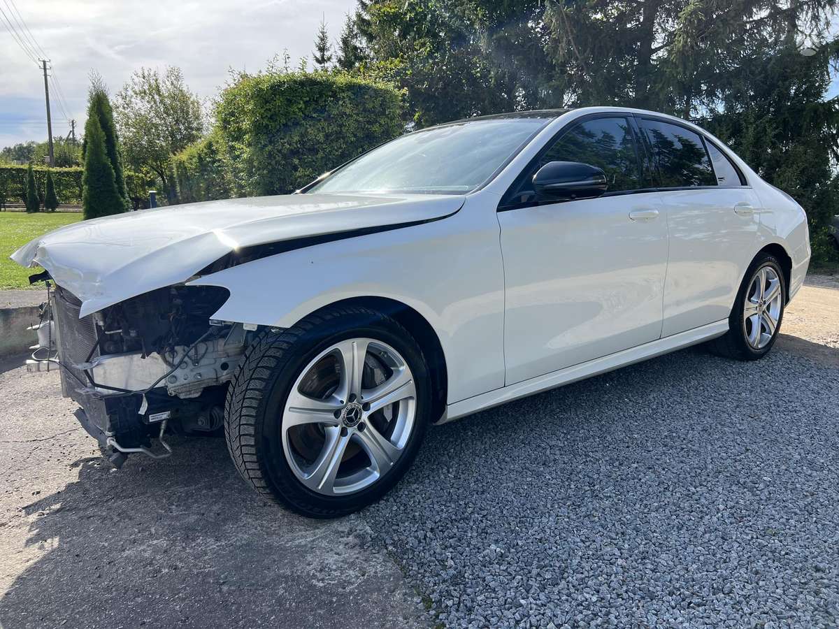 Mercedes-Benz E350 - 8