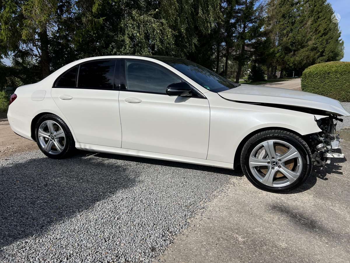 Mercedes-Benz E350 - 9