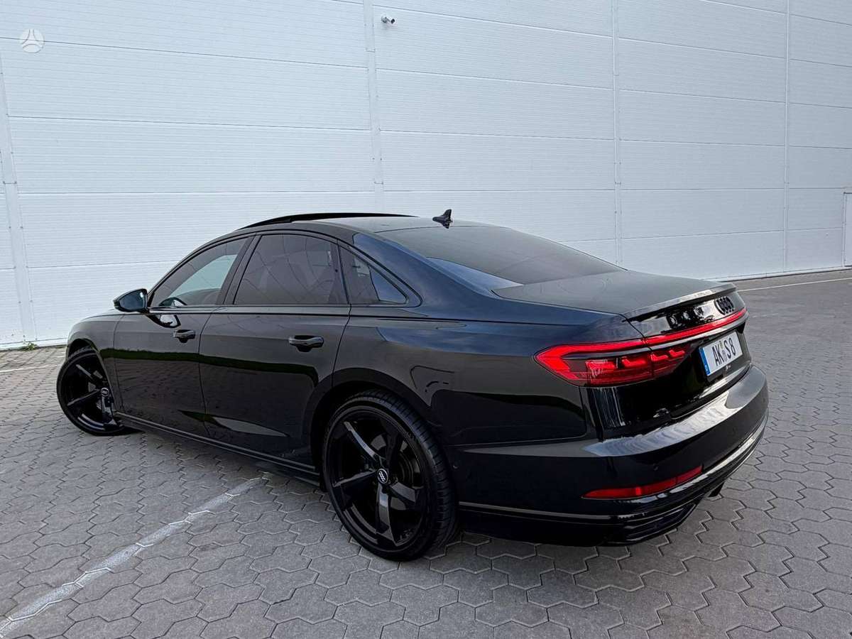 Audi A8 - 4