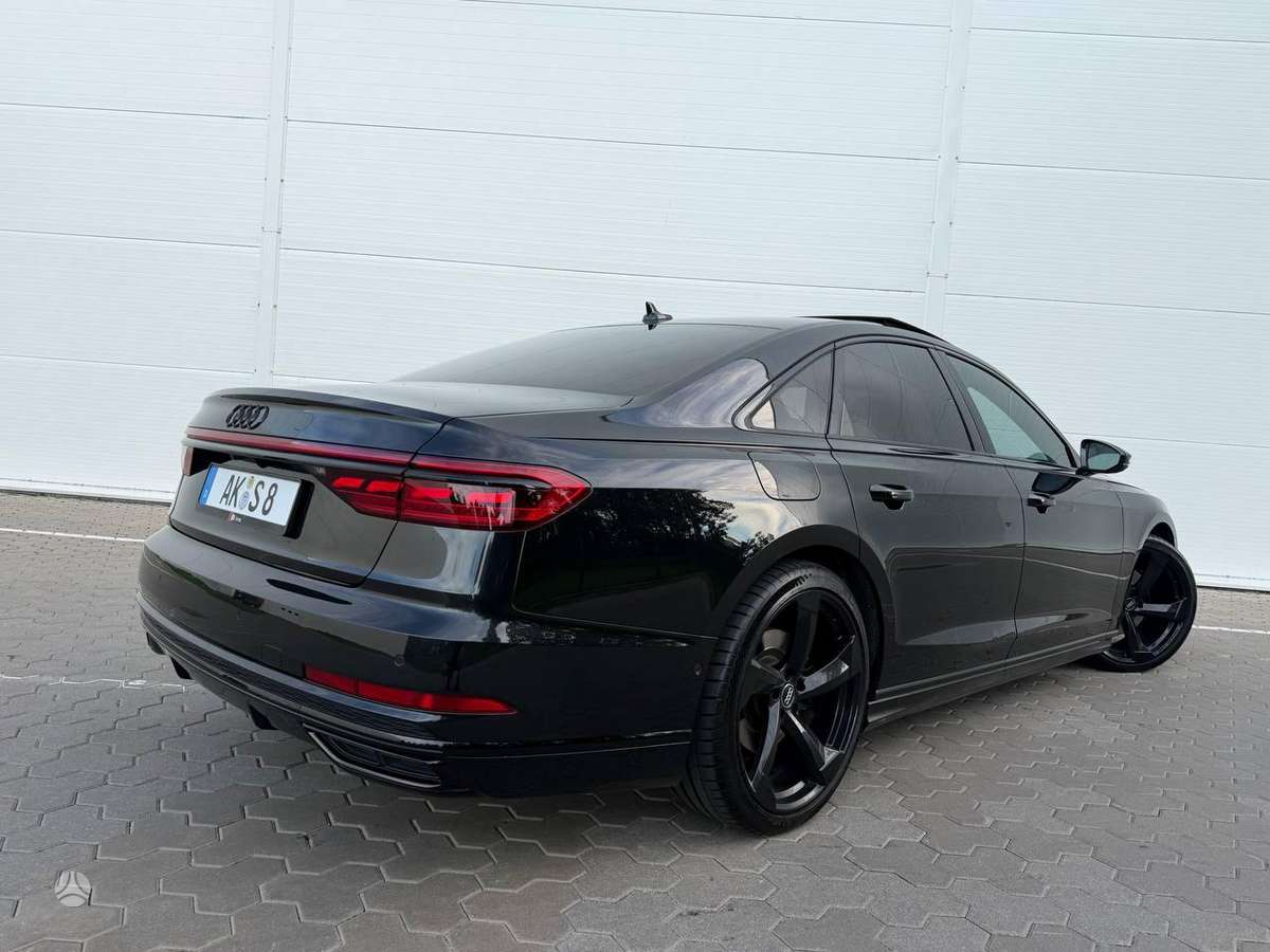 Audi A8 - 12