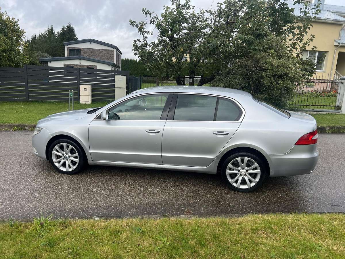 Škoda Superb - 8