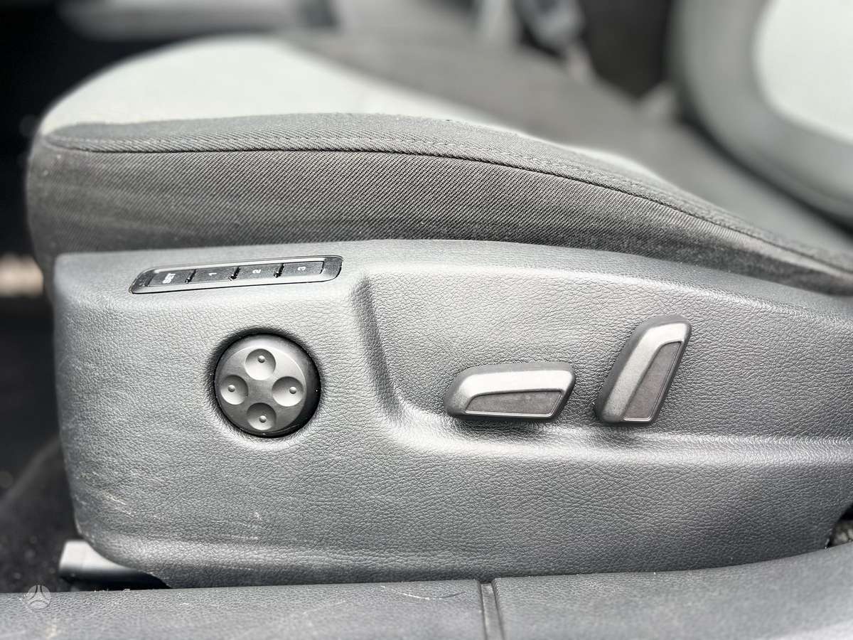 Skoda Superb, 2.0 l., Седан