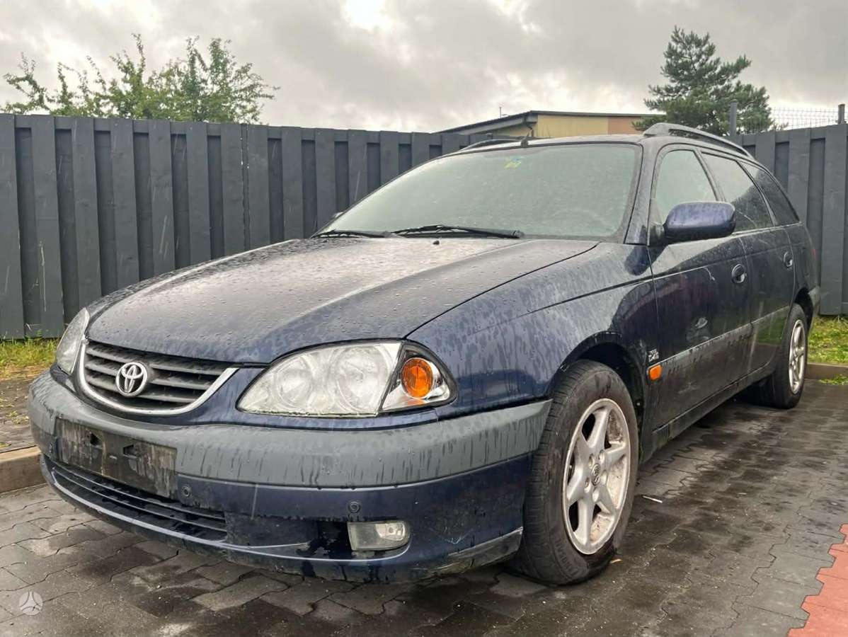 Toyota Avensis - 1