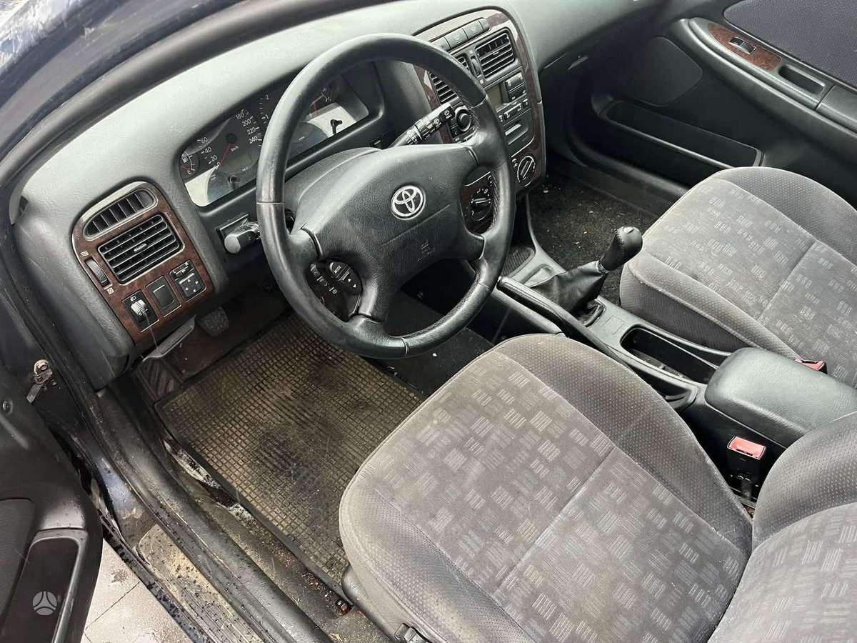 Toyota Avensis - 6