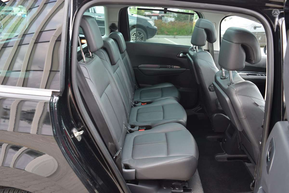 Peugeot 5008 - 10