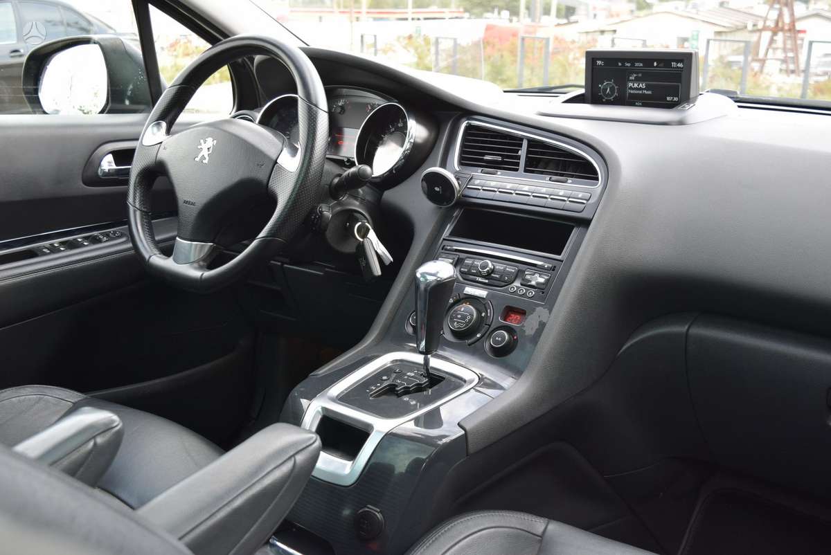 Peugeot 5008 - 12