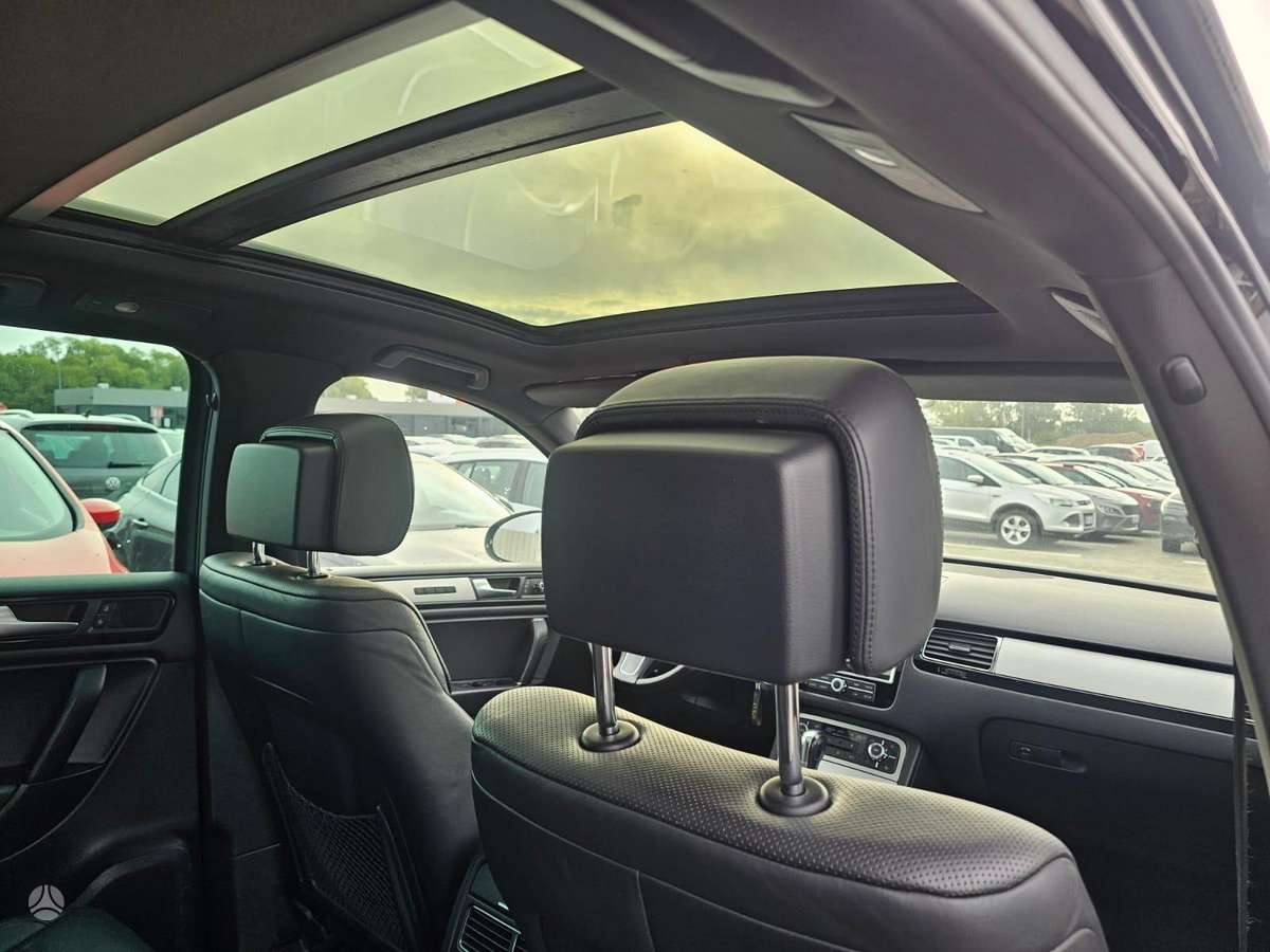 Volkswagen Touareg - 11