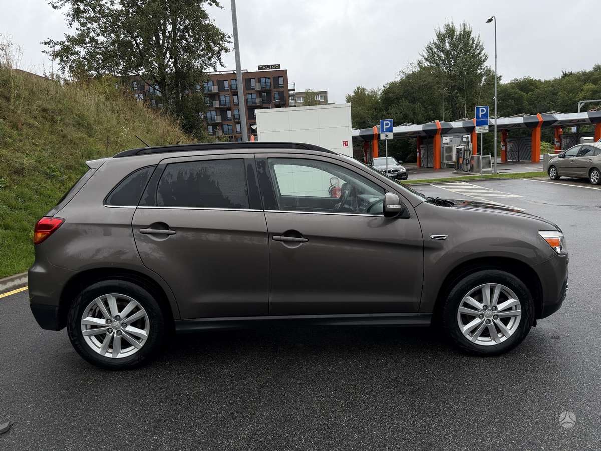 Mitsubishi ASX - 8