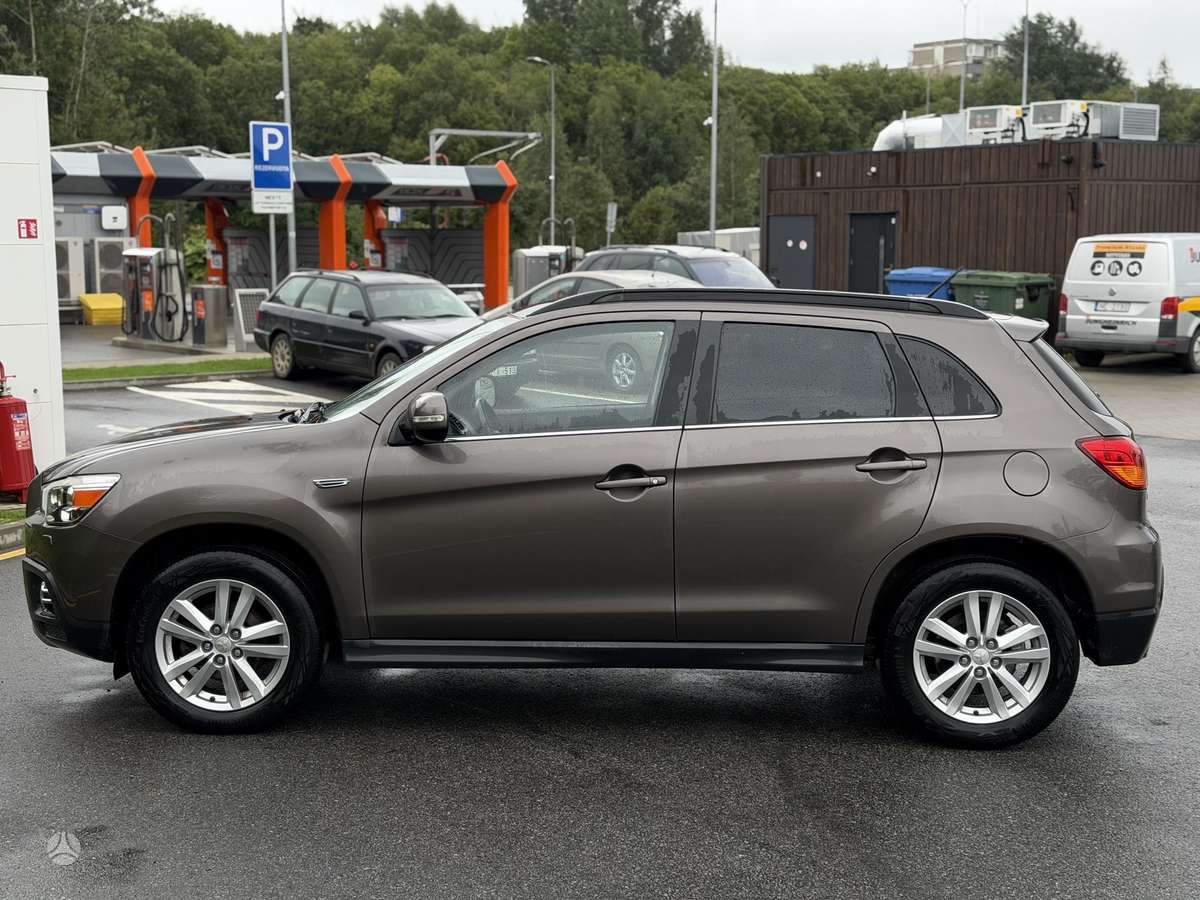 Mitsubishi ASX - 9