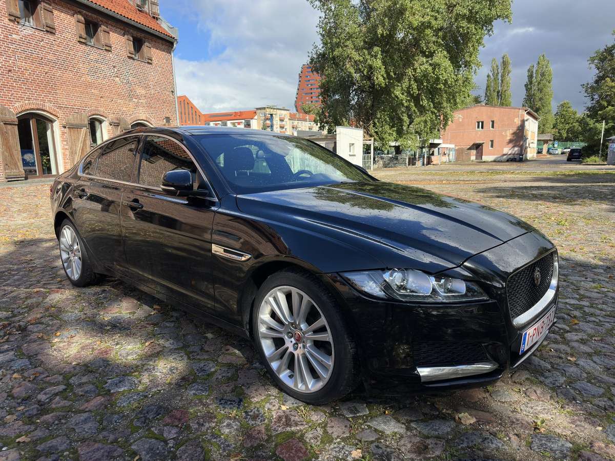 Jaguar XF, 3.0 l., Седан