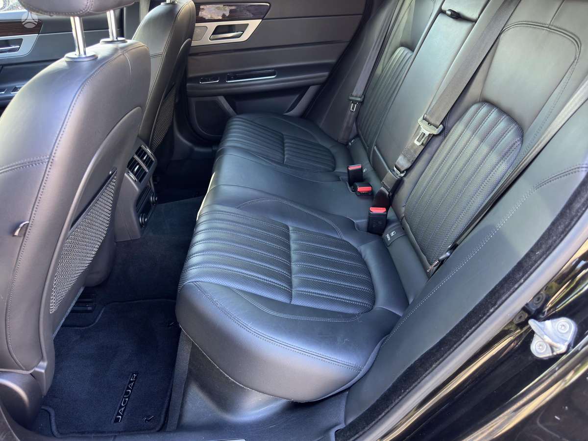 Jaguar XF, 3.0 l., Седан