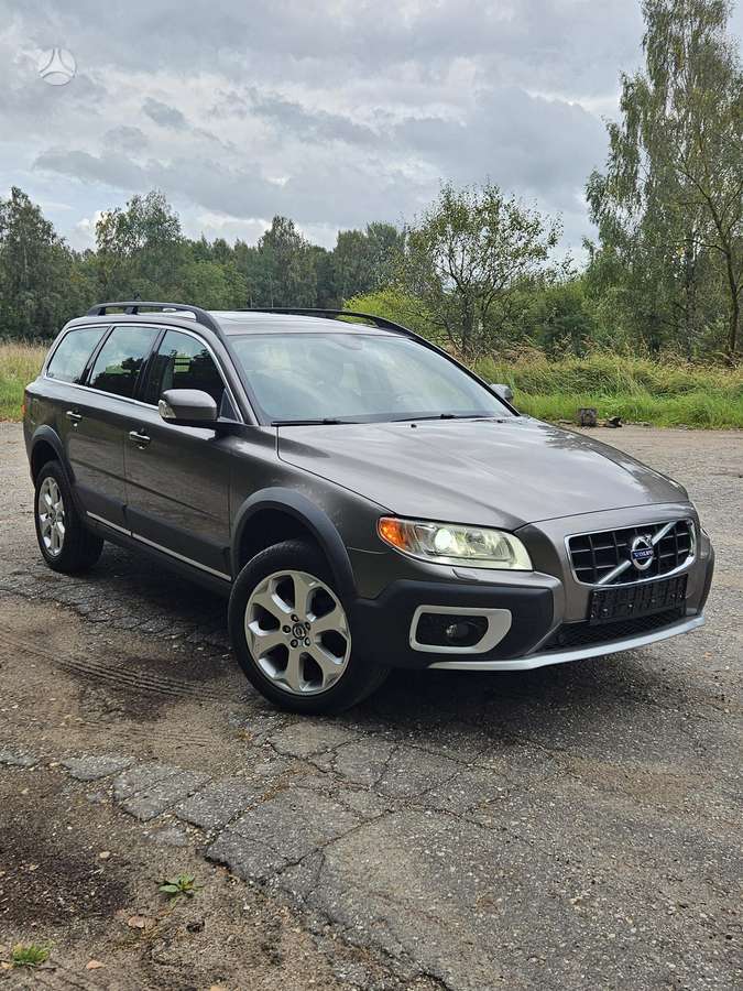 Volvo XC70, 2.4 l., wagon