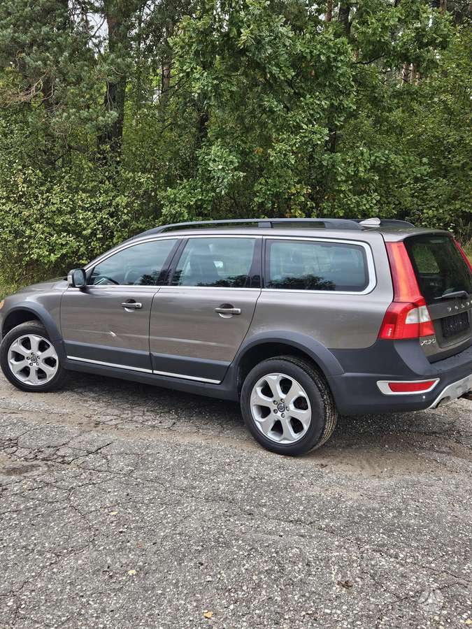 Volvo XC70, 2.4 l., wagon