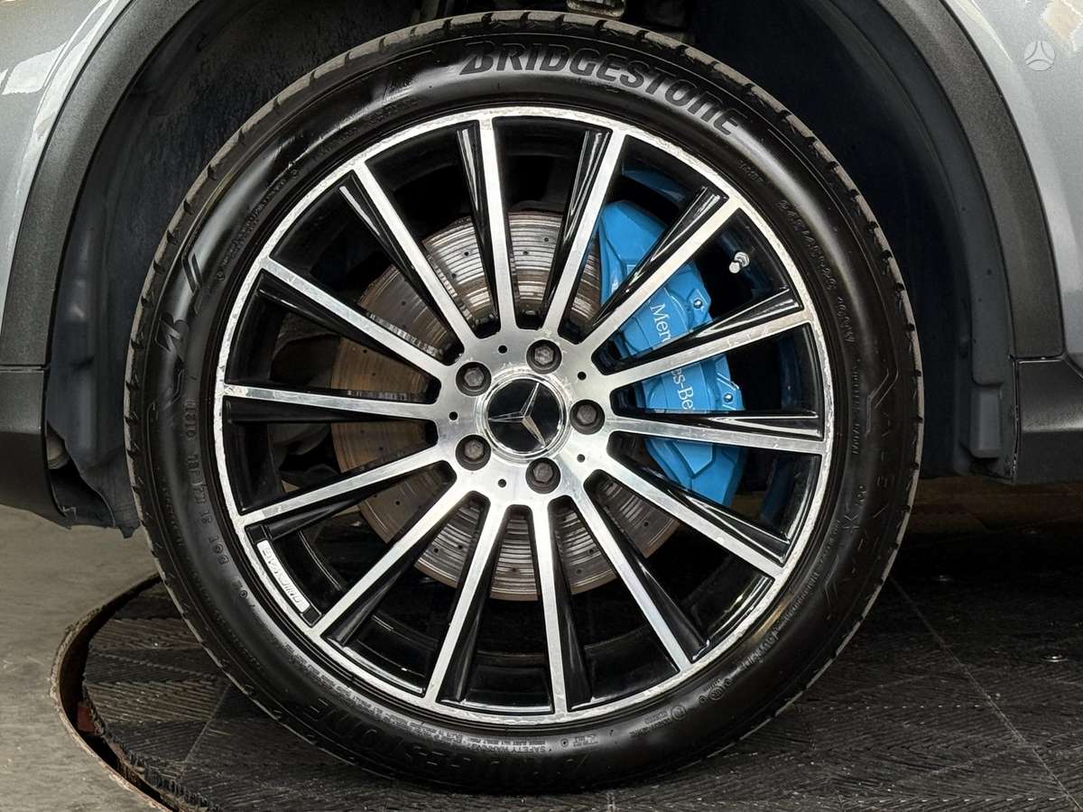 Mercedes-Benz GLC350 - 7