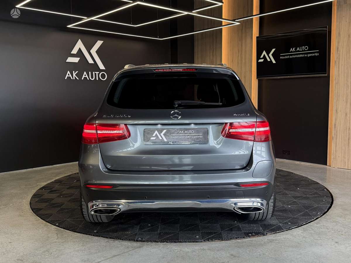 Mercedes-Benz GLC350 - 10