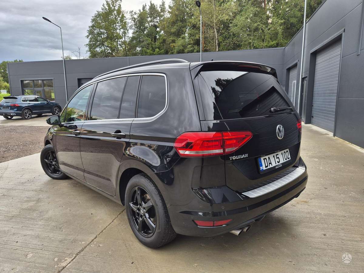 Volkswagen Touran - 4