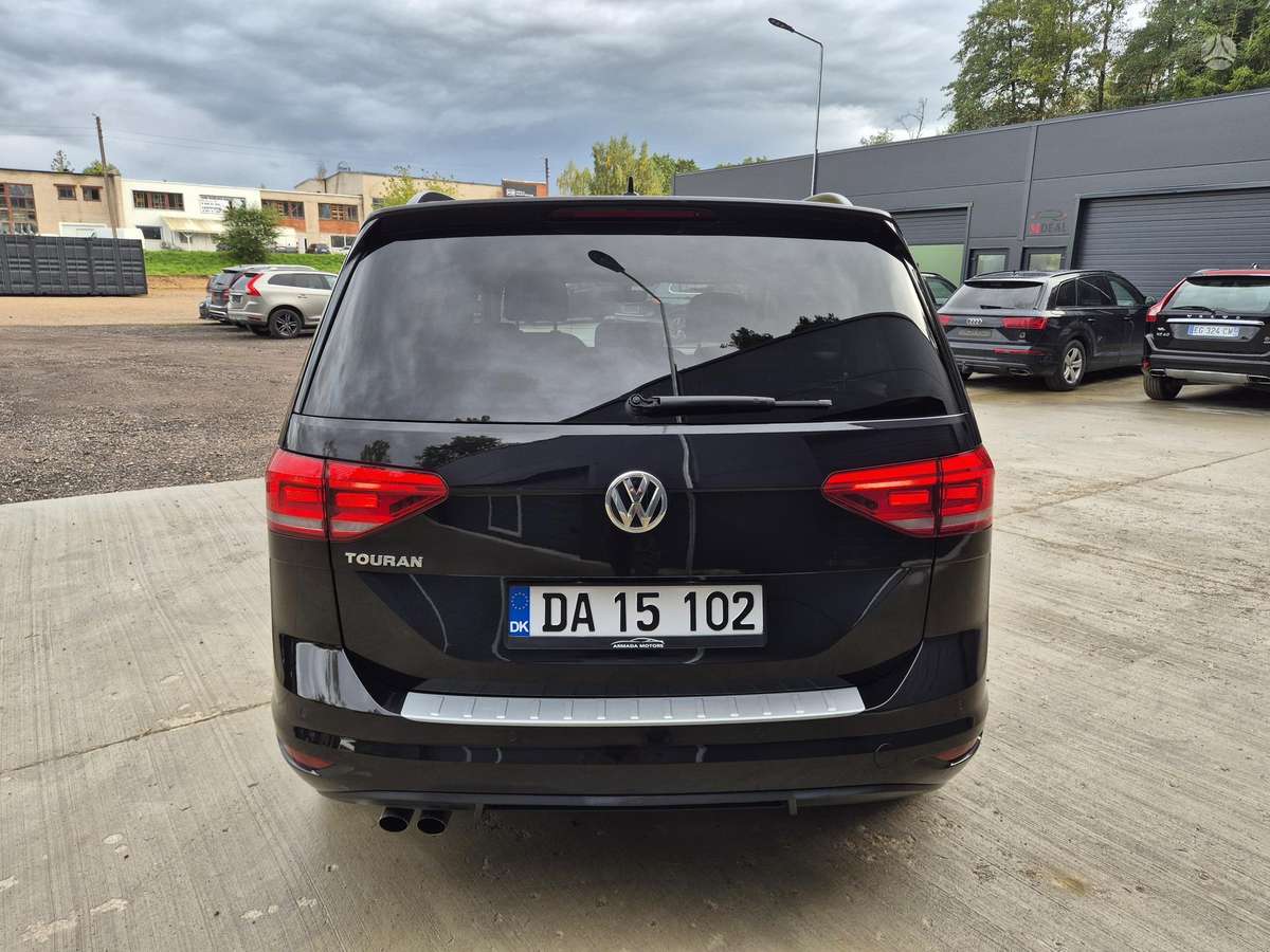 Volkswagen Touran - 8