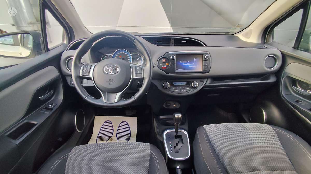 Toyota Yaris - 12