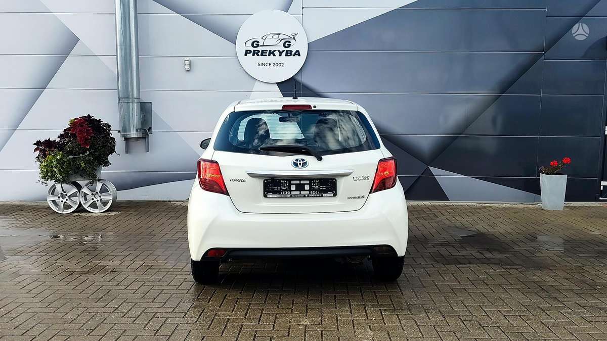 Toyota Yaris - 8