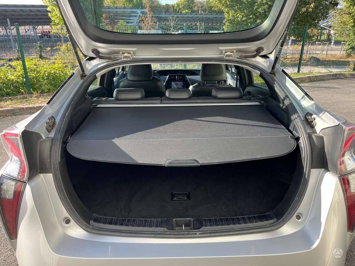 Toyota Prius - 8