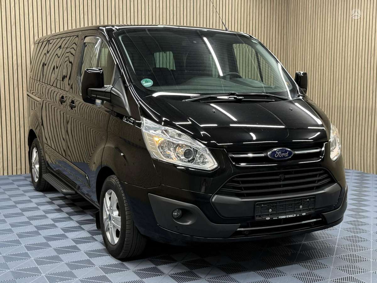 Ford Tourneo Custom - 1