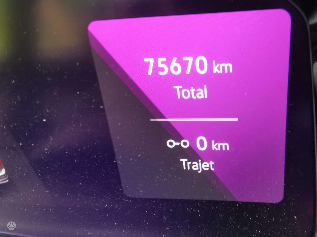 Volkswagen Golf - 9