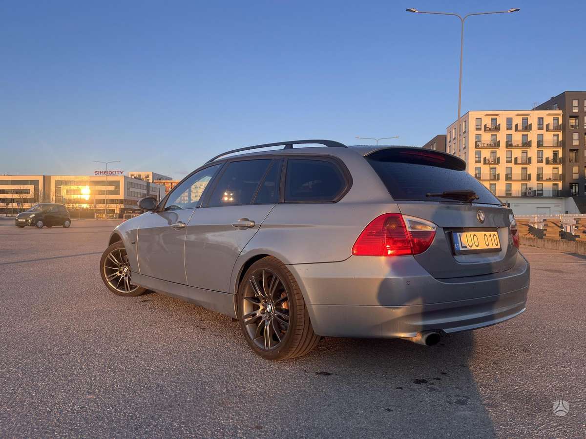 BMW 320 - 4