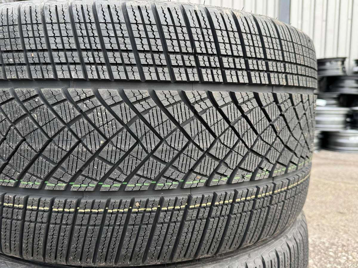 Goodyear ULTRAGRIP PERFORM. NAO, winter 305/30 R21