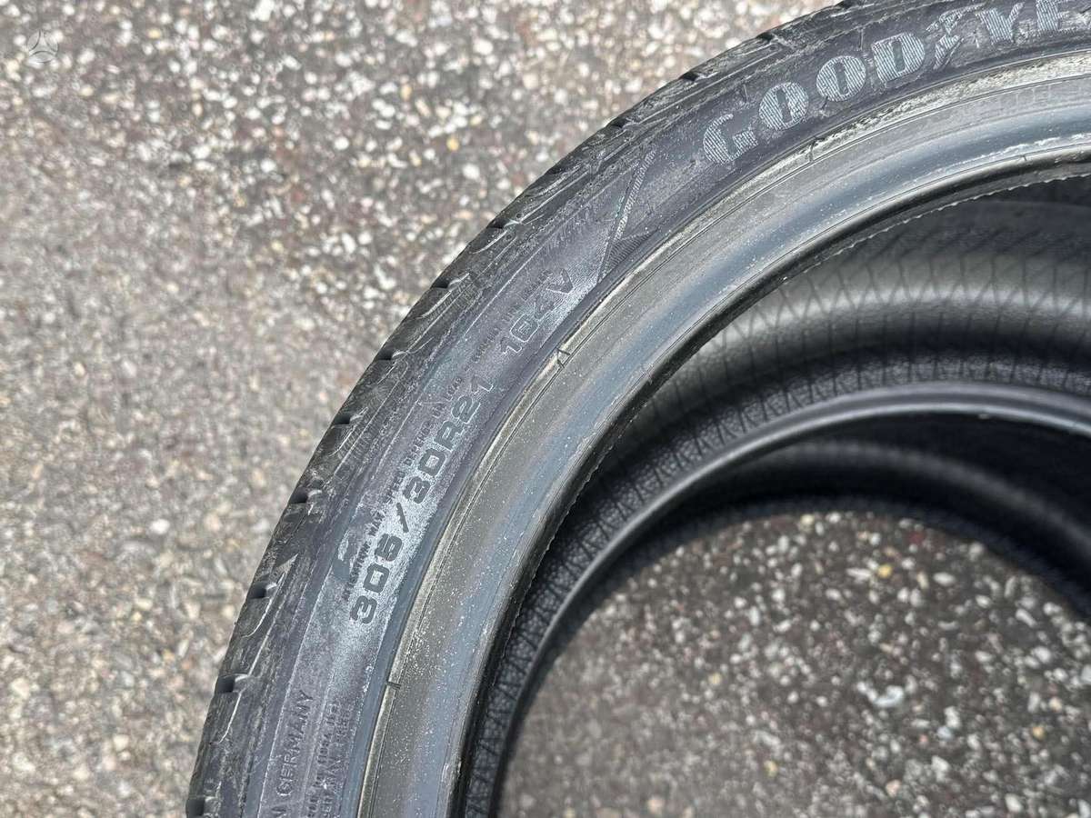 Goodyear ULTRAGRIP PERFORM. NAO, winter 305/30 R21