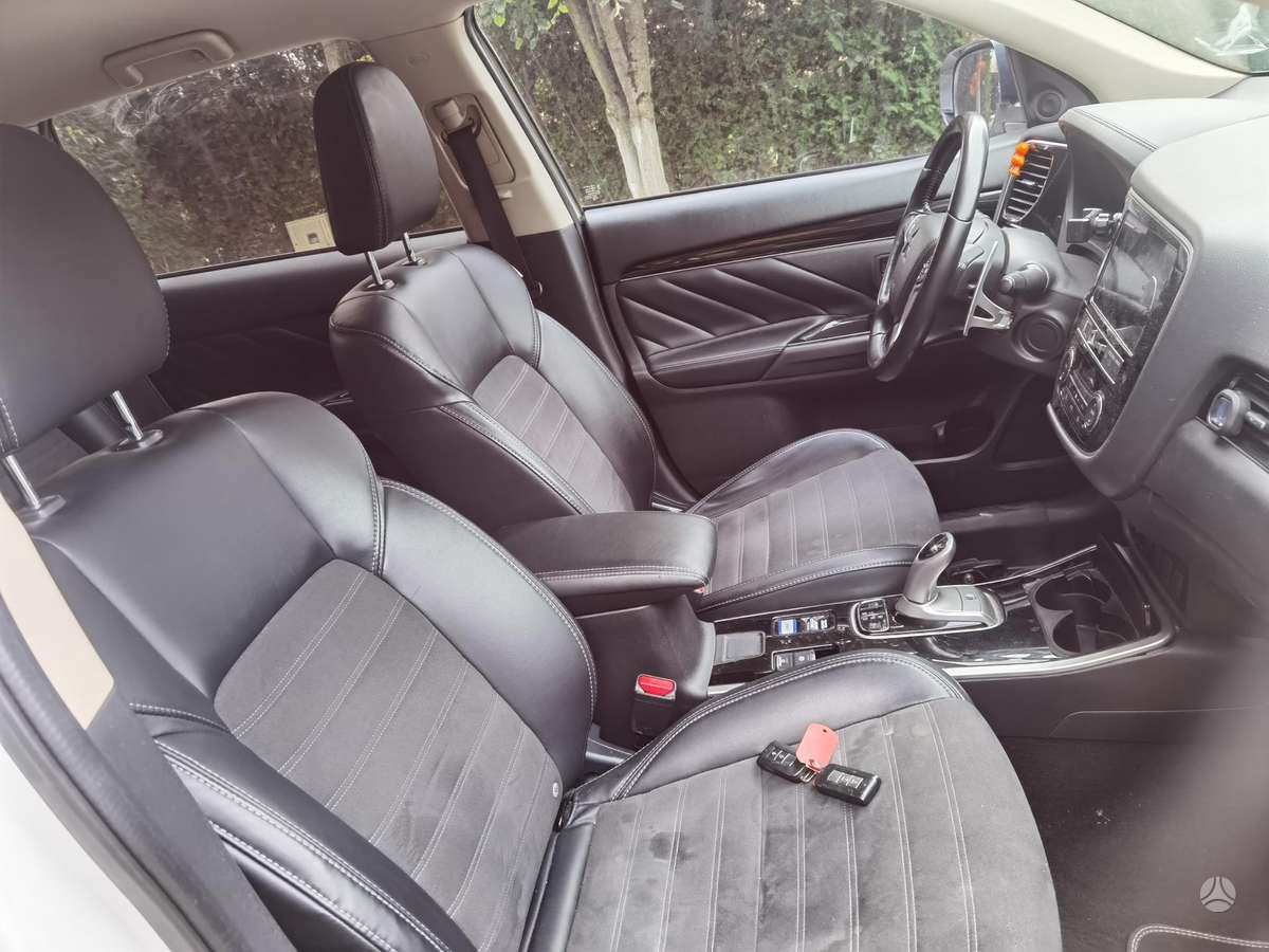 Mitsubishi Outlander - 8
