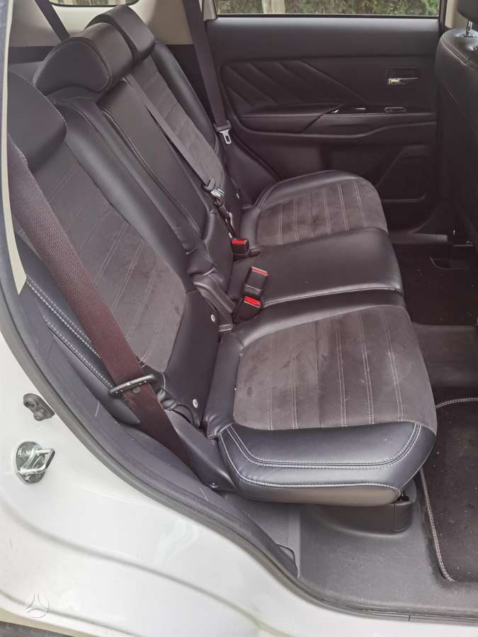 Mitsubishi Outlander - 10