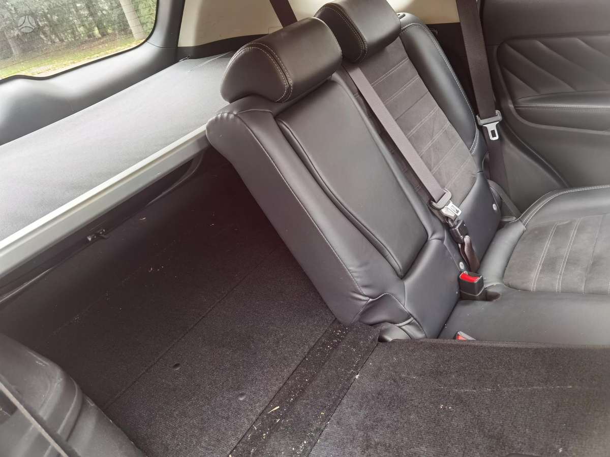 Mitsubishi Outlander - 9