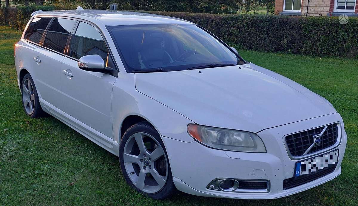 Volvo V70 - 1