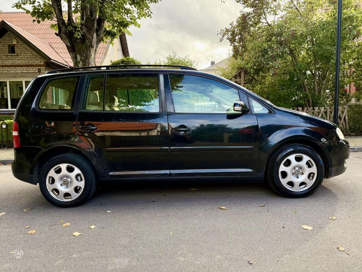 Volkswagen Touran - 3