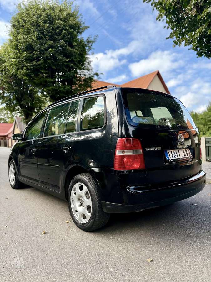 Volkswagen Touran - 6