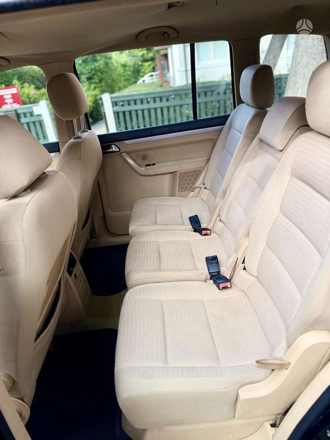 Volkswagen Touran - 9