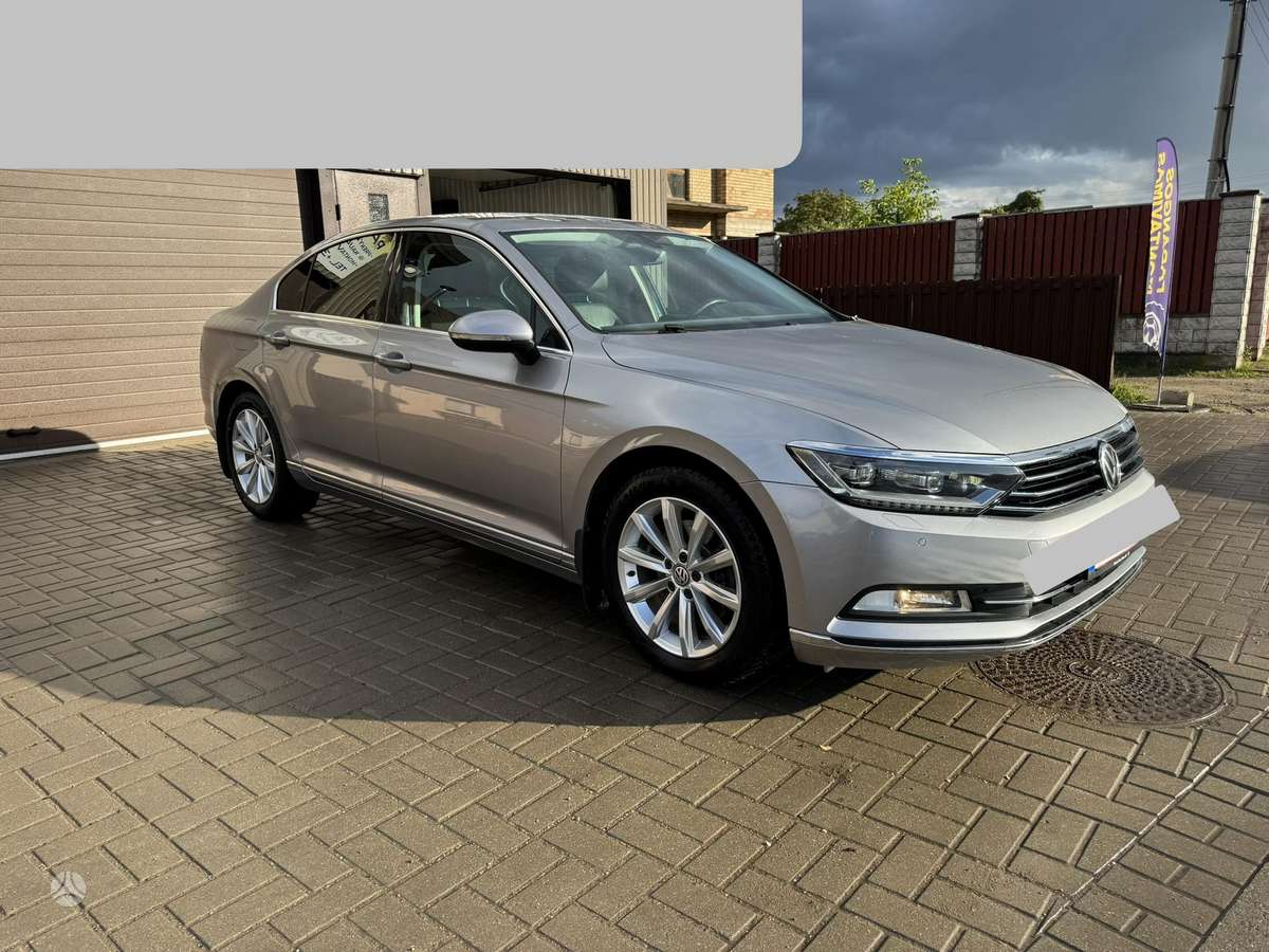 Volkswagen Passat - 1