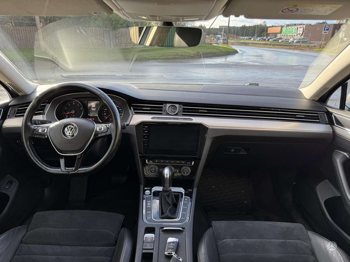 Volkswagen Passat - 4