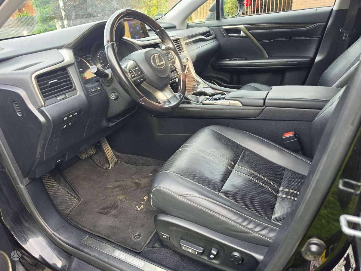 Lexus RX 450h - 11
