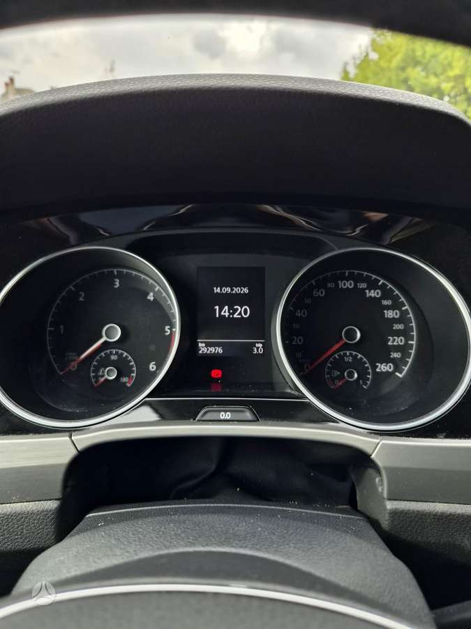 Volkswagen Touran - 11