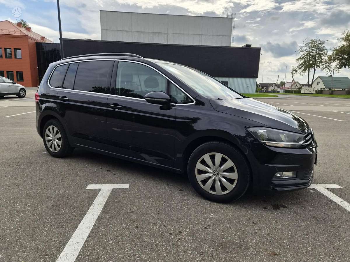 Volkswagen Touran - 4