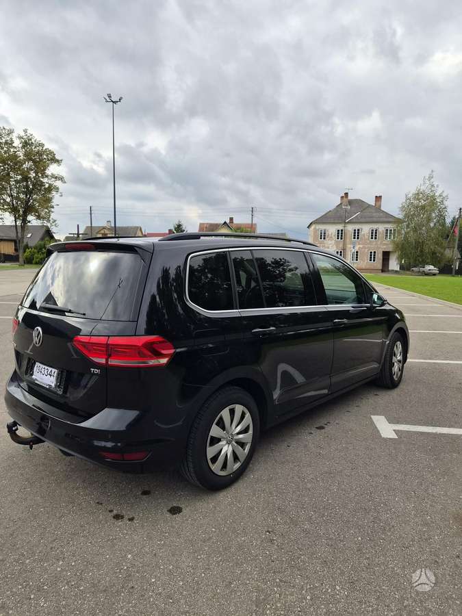 Volkswagen Touran - 6