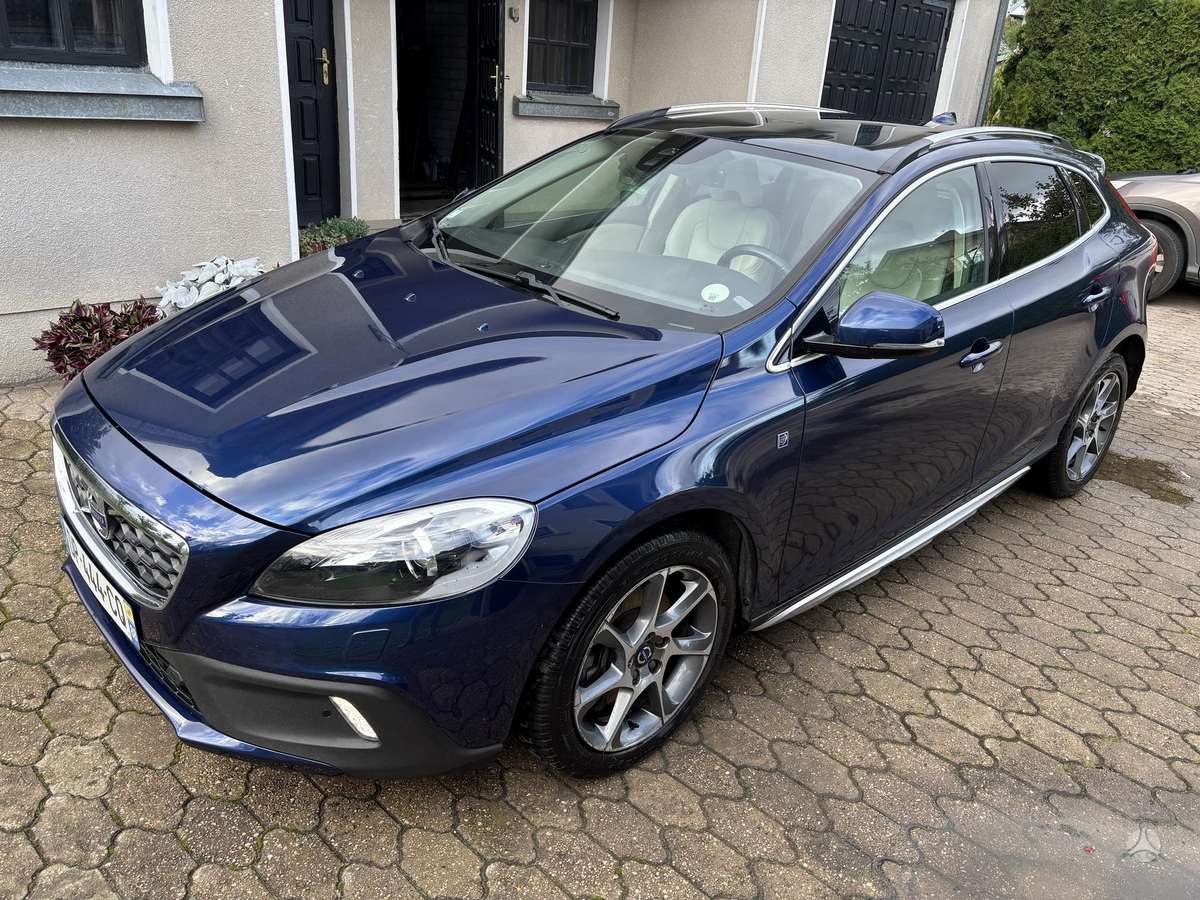 Volvo V40 Cross Country - 1