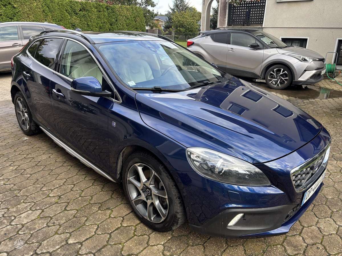 Volvo V40 Cross Country - 3
