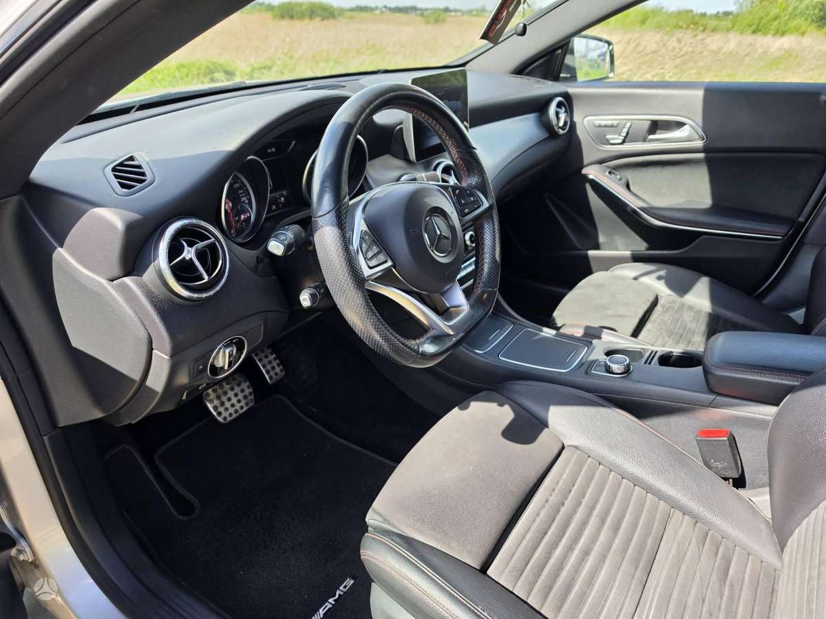 Mercedes-Benz CLA220 - 8