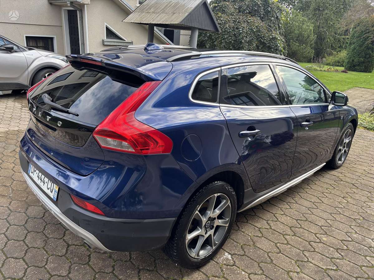 Volvo V40 Cross Country - 4