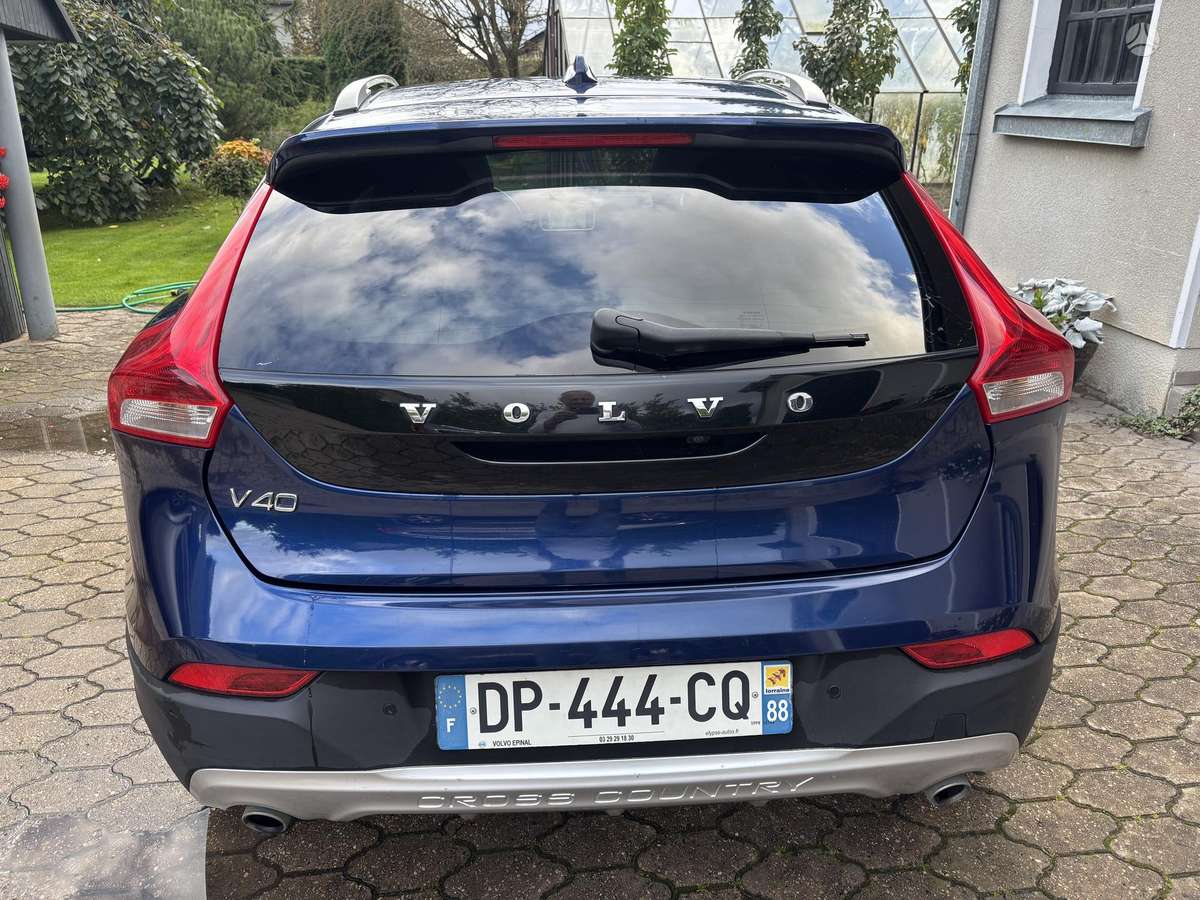 Volvo V40 Cross Country - 5