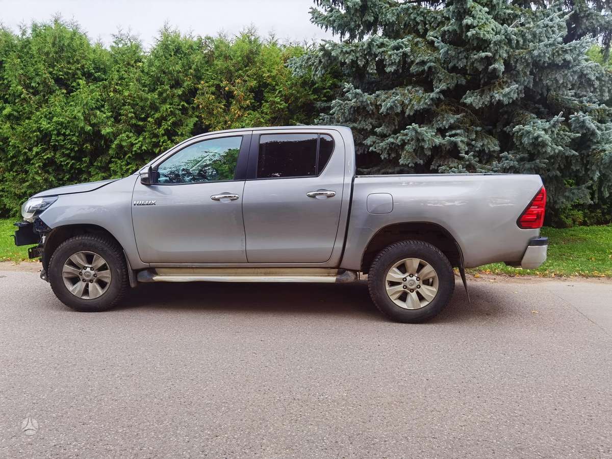 Toyota Hilux - 3