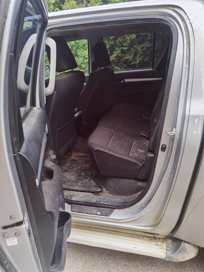 Toyota Hilux - 11